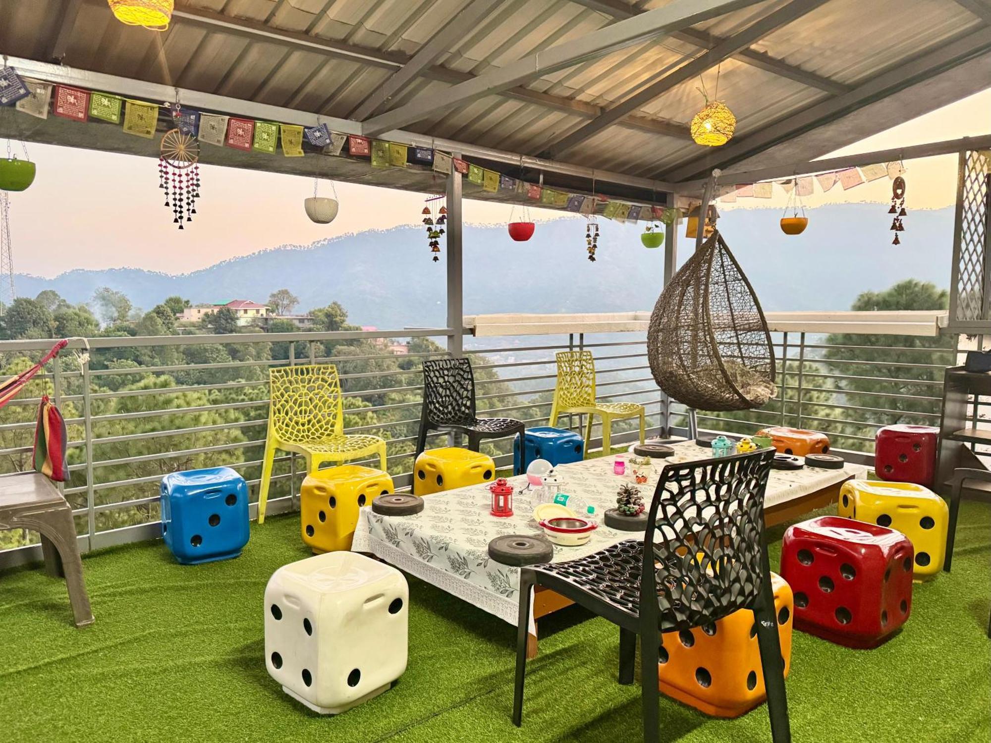 The Auriga 3Bhk Fully Entair Villa With Bonfire In Kasauli I Pvt Stay I Open Air Terrace I Kitchen Livingroom I Lawn Bonfire I Gaming Zone المظهر الخارجي الصورة