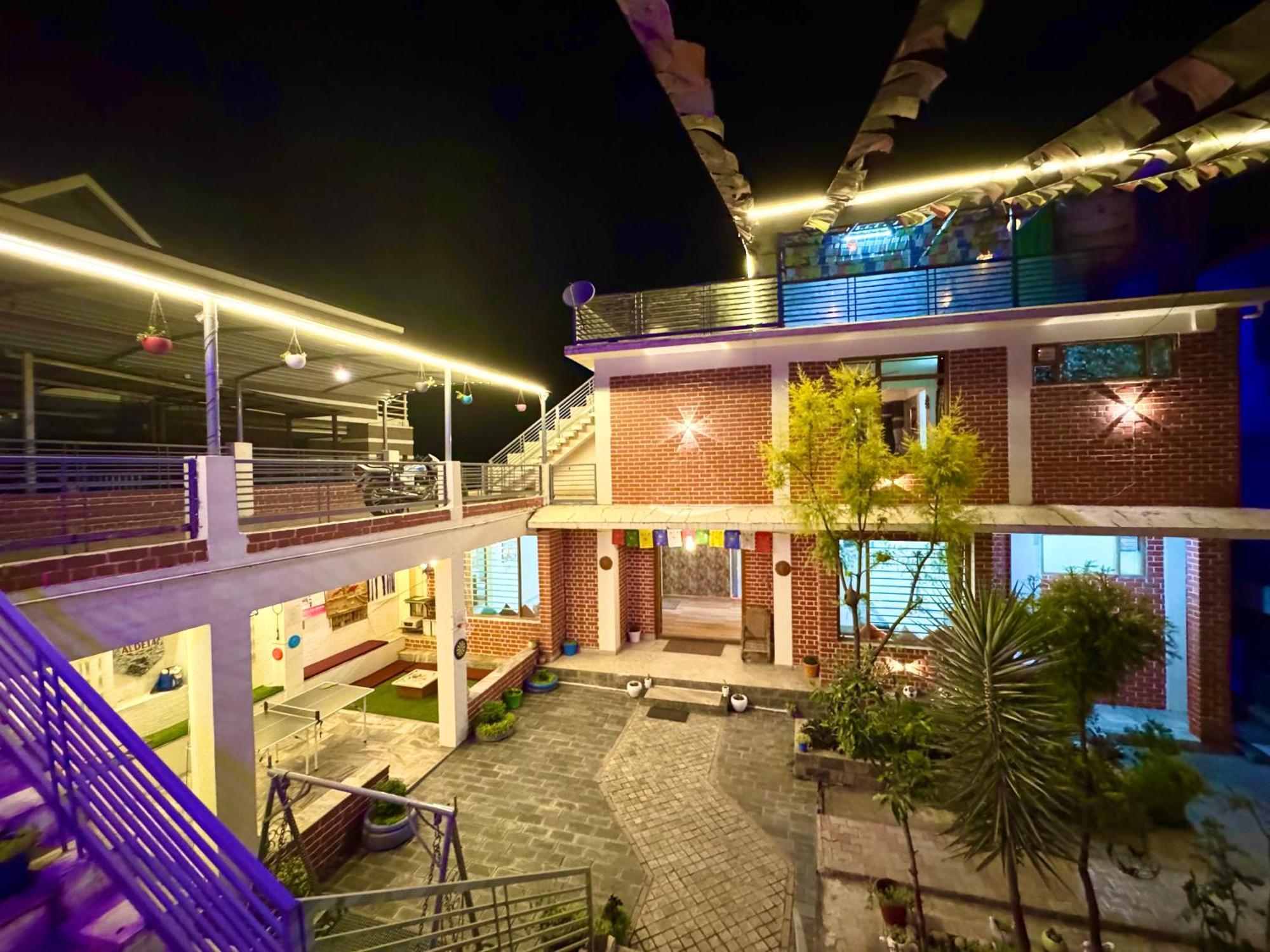 The Auriga 3Bhk Fully Entair Villa With Bonfire In Kasauli I Pvt Stay I Open Air Terrace I Kitchen Livingroom I Lawn Bonfire I Gaming Zone المظهر الخارجي الصورة