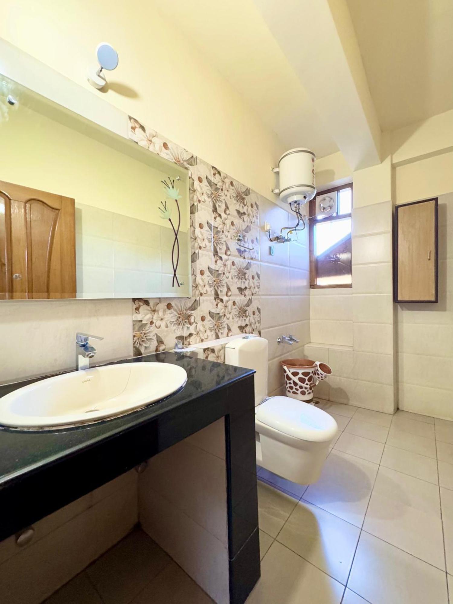 The Auriga 3Bhk Fully Entair Villa With Bonfire In Kasauli I Pvt Stay I Open Air Terrace I Kitchen Livingroom I Lawn Bonfire I Gaming Zone المظهر الخارجي الصورة