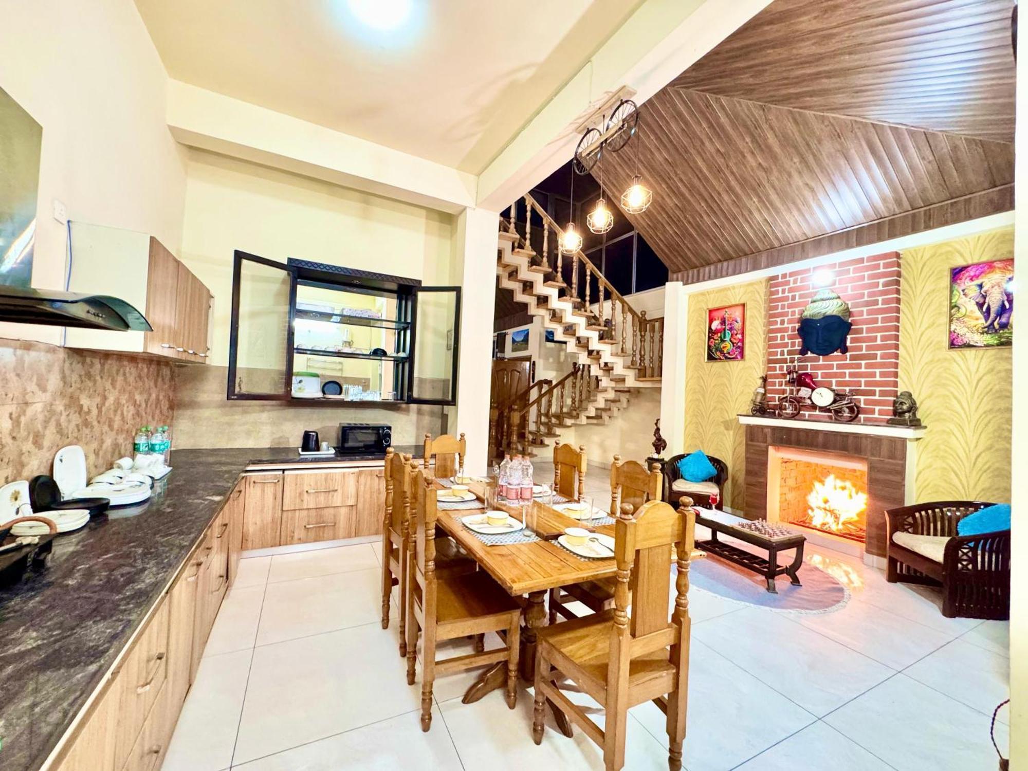 The Auriga 3Bhk Fully Entair Villa With Bonfire In Kasauli I Pvt Stay I Open Air Terrace I Kitchen Livingroom I Lawn Bonfire I Gaming Zone المظهر الخارجي الصورة